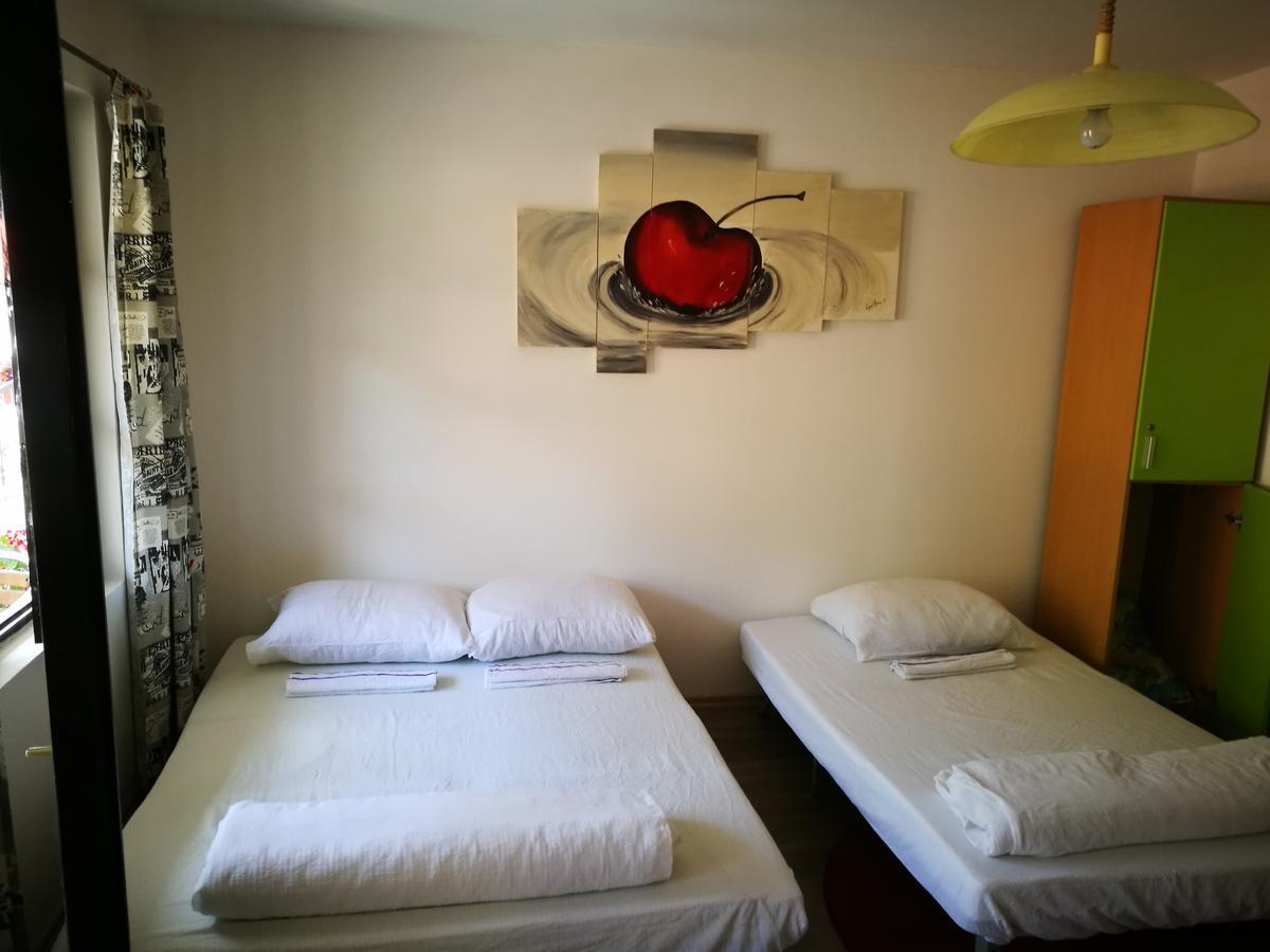 Balkaneros Hostel 모스타르 외부 사진